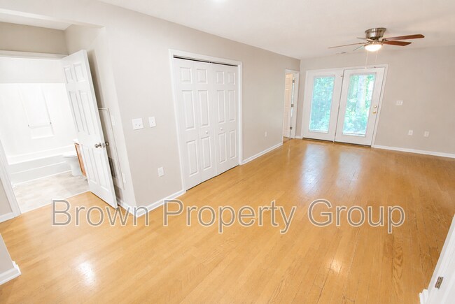 Building Photo - 303 Hinsdale Ave