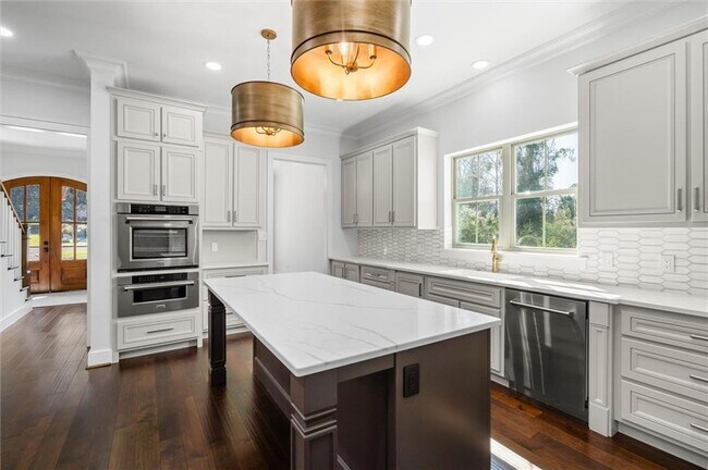 Building Photo - 5488 S Hilltop Dr