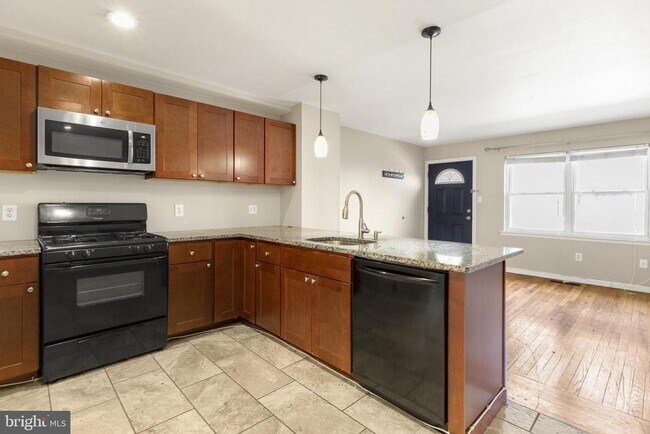 Building Photo - 941 New Market St