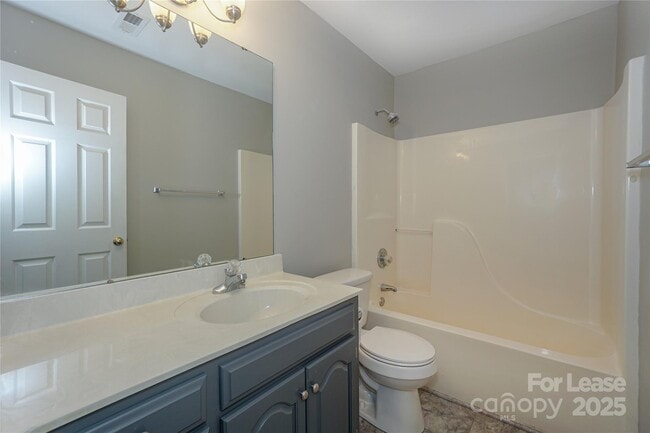 Building Photo - 840 Emerson Dr