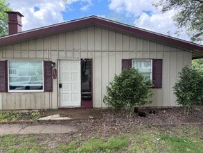 Building Photo - 1612 Crestview-