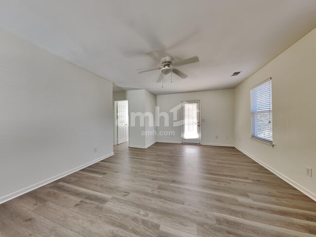 Building Photo - 421 Chemistry Cir