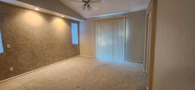 Building Photo - 3 Bedroom Plus Large office in Laguna West/Lakeside Community