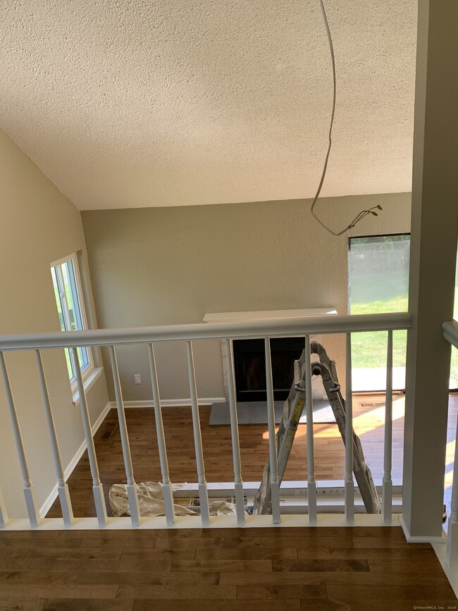 Building Photo - 127 Peddlers Dr