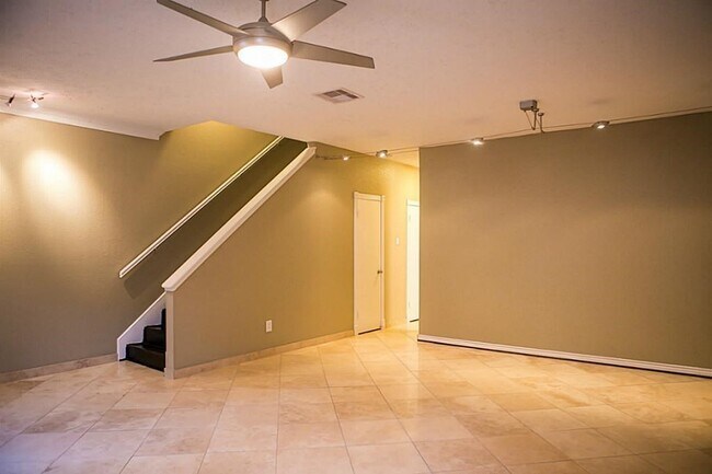 Building Photo - 6000 Reims Rd