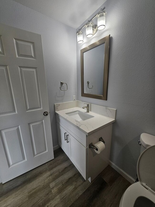 Building Photo - Beautifully NEW 3 BD Home in Volcano!!