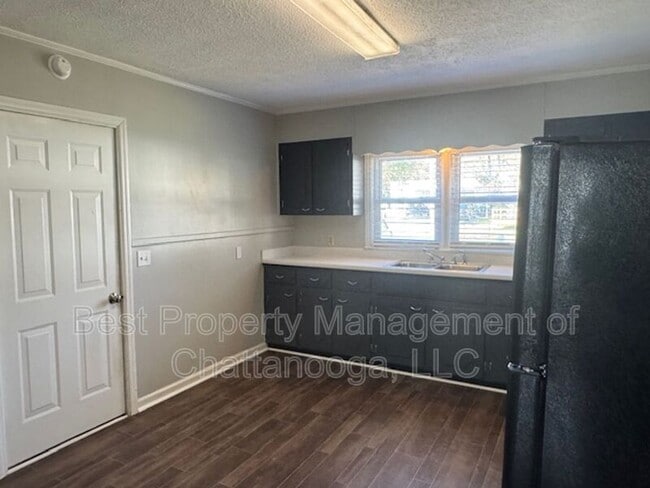 Building Photo - 1408 Armour Dr