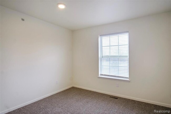 Building Photo - 29742 Fox Run Cir