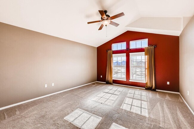 Building Photo - FABULOUS 3 BED/2.5 BATH HOME IN RENAISSANC...
