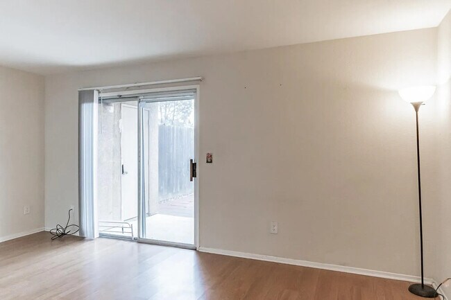 Building Photo - Stylish 2BR/2BA with Pool, In-Unit Laundry & Carport in Central Modesto – 1,182 Sq Ft