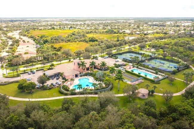 Building Photo - 12170 SW Bennington Cir