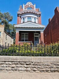 Building Photo - 836 York St