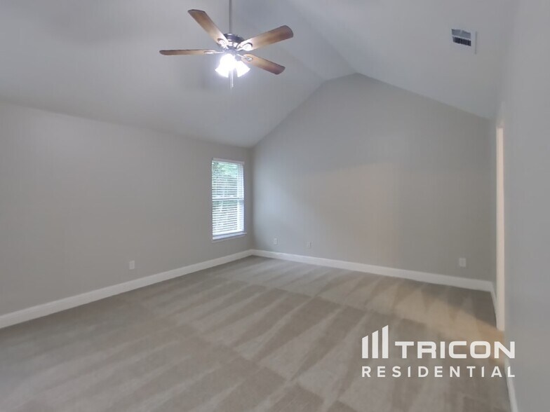 Building Photo - 821 Monroe Ct