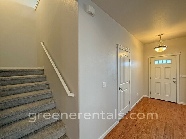 Building Photo - 4BR/2.5BA with Bonus Loft and Den in Lacey