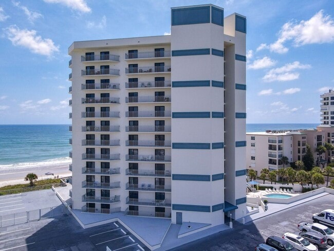 Building Photo - Fully Furnished Beautiful 2 Bedroom Seasca...