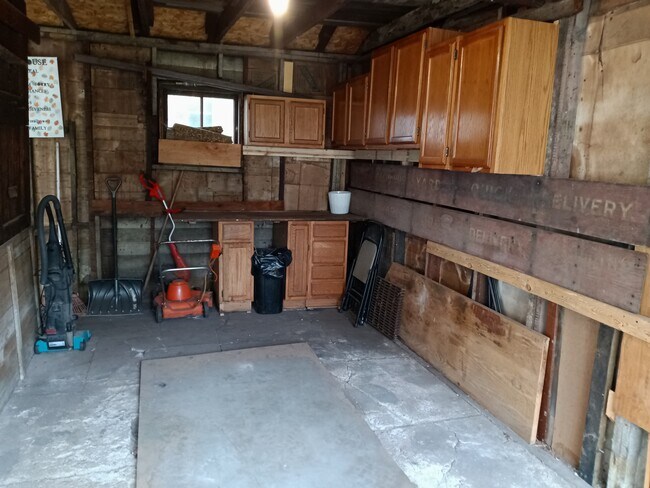 Building Photo - 2009 2nd St NE