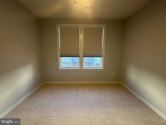 Building Photo - 13338 Arrowbrook Centre Dr