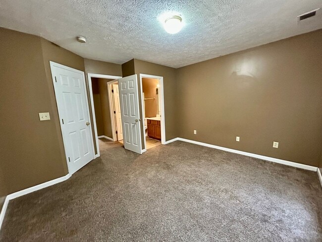 Building Photo - 221 Simba Way