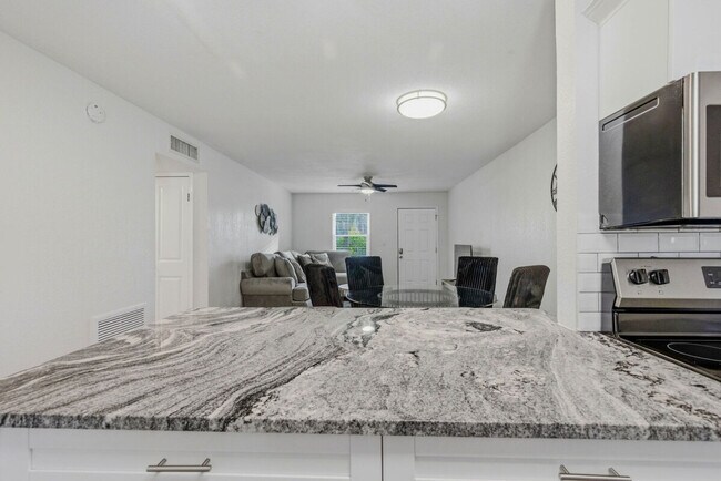 Building Photo - 3911 W Cleveland St