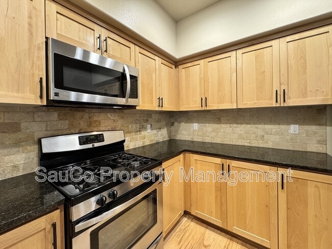 Building Photo - 322 SW Marsuda Terrace