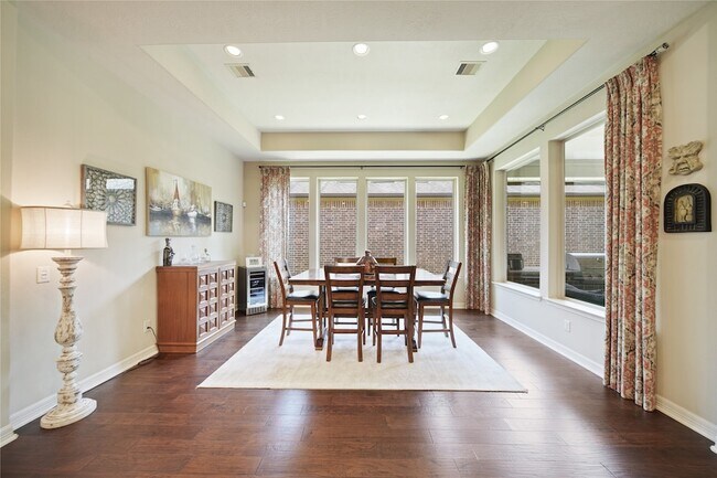 Building Photo - 9510 Spring Rose Dr