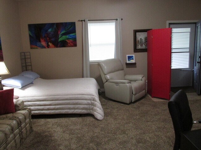 Building Photo - 405 2nd Ave