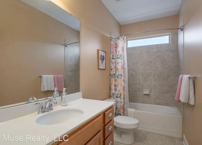 Building Photo - 3 br, 2.5 bath House - 936 Herrons Ferry