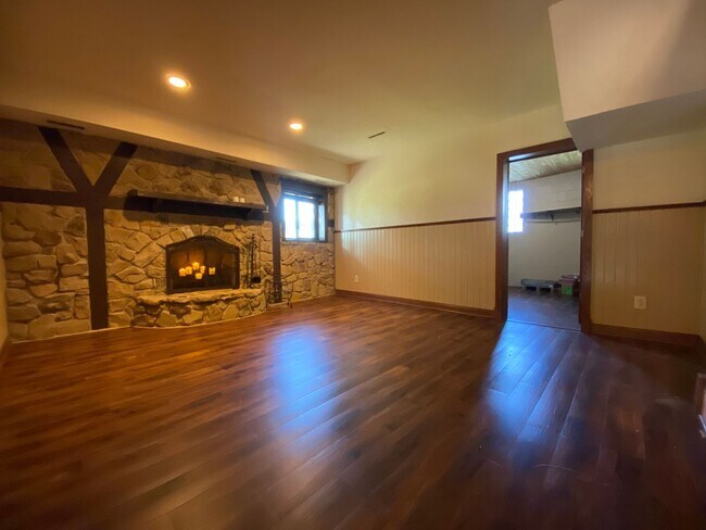 Building Photo - Castle Home Available Now