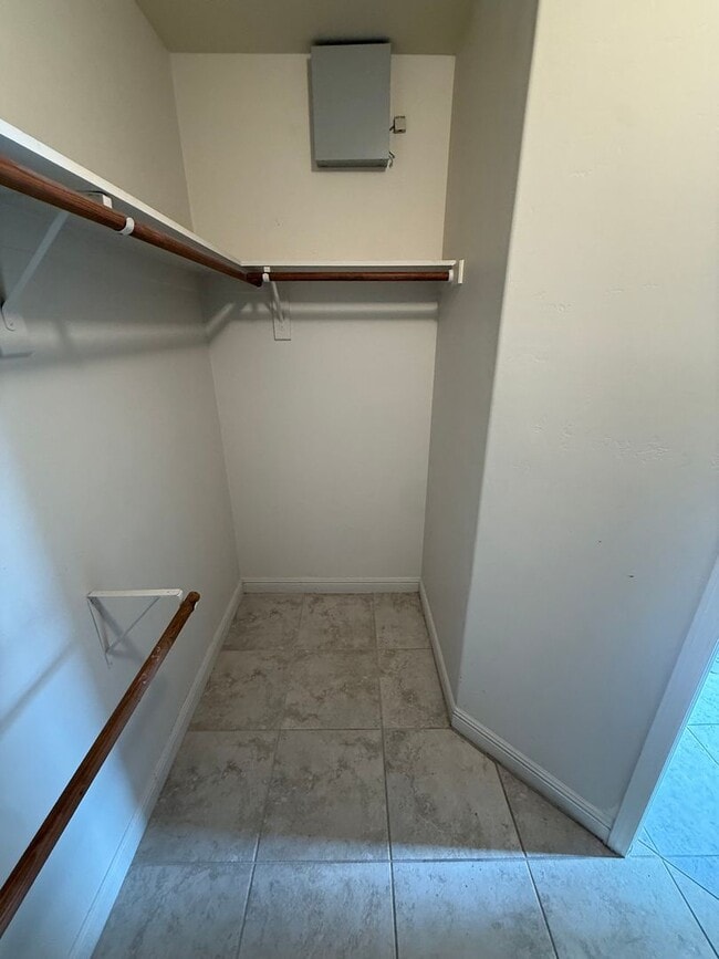 Building Photo - Elegant 3-Bedroom Home in Seven Oaks