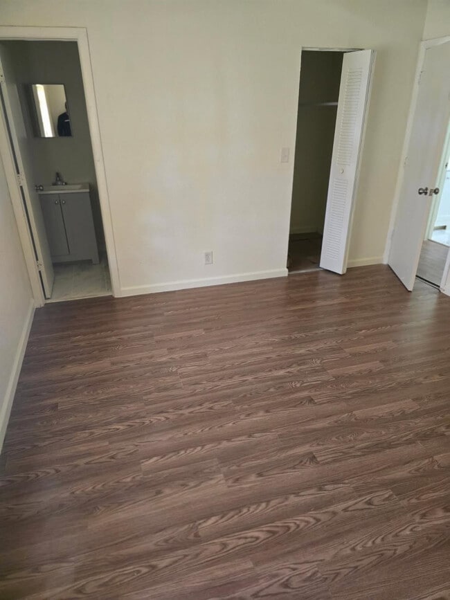 Building Photo - 2710 NW 9th St