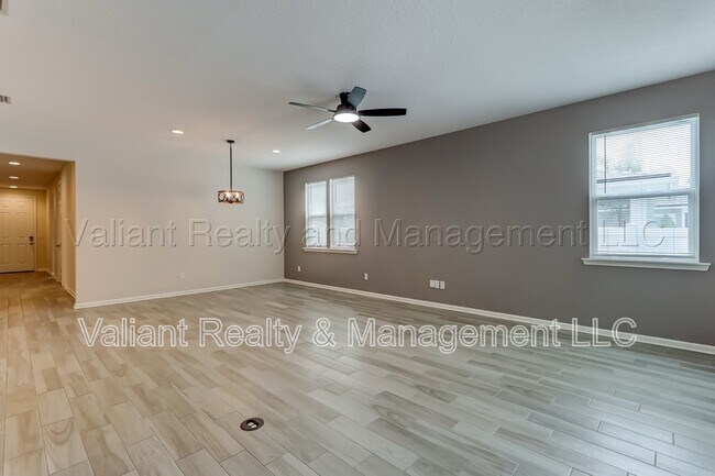 Building Photo - 262 Little Bear Run