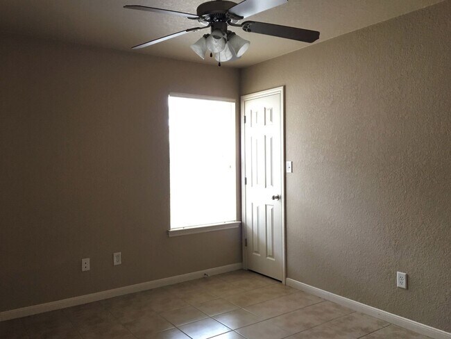 Building Photo - 1111 Powder River Dr