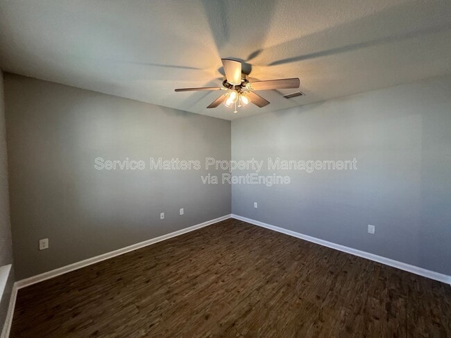 Building Photo - 5881 Old Plantation Court