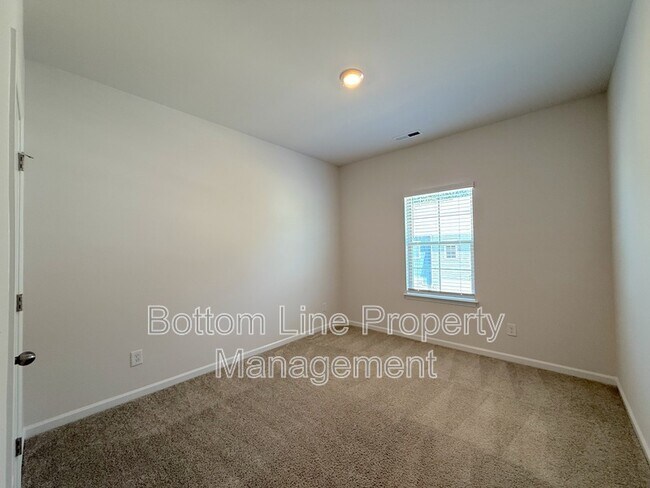 Building Photo - 3409 Glenn Hope Wy