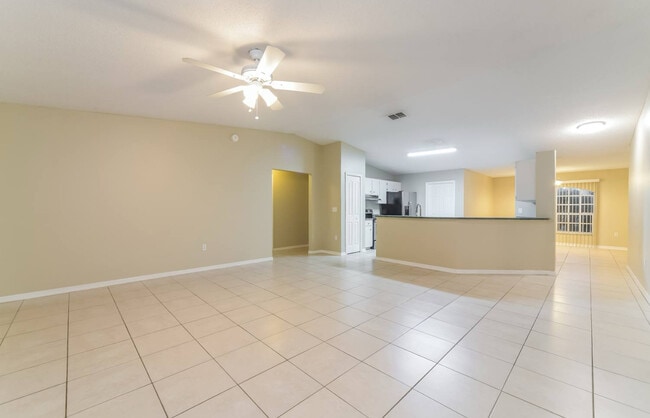 Building Photo - 920 W Lake Cannon Dr NW