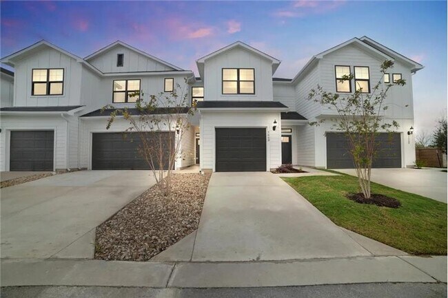 Building Photo - 151 Harvest Meadows Rd