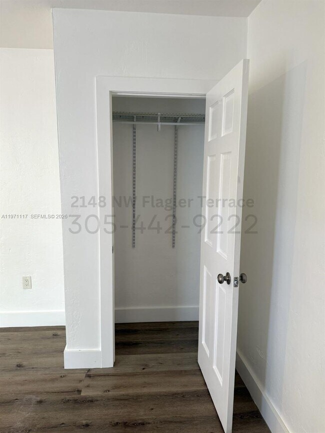 Building Photo - 2148 NW Flagler Terrace