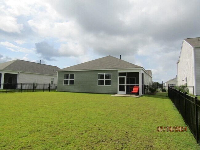 Building Photo - 2155 Ainsley Dr