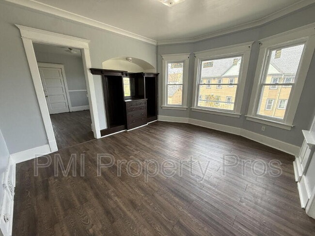 Building Photo - 2155 N 32nd St