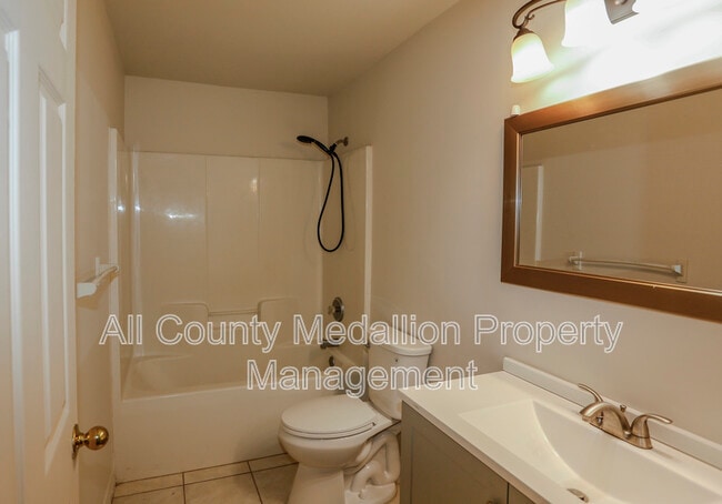 Building Photo - 2511 Hightower Ave S