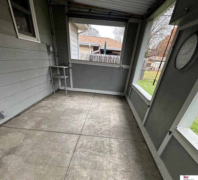 Building Photo - 5010 Castelar St