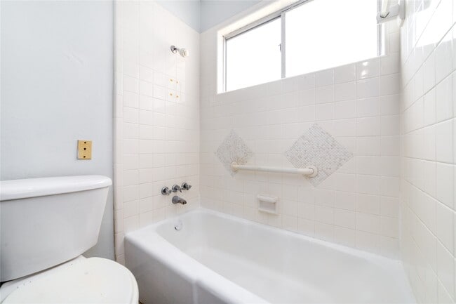 Building Photo - 1309 Jefferson St