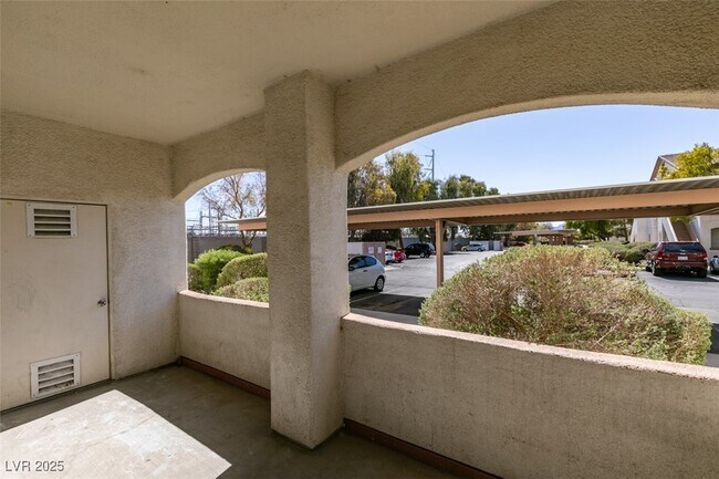 Building Photo - 5655 E Sahara Ave