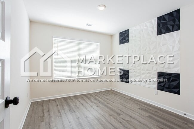 Building Photo - 3005 Westpoint Cir