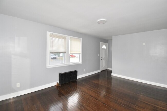 Building Photo - 153 Bosworth St