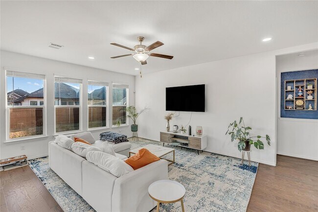 Building Photo - 111 Fortuna Ct