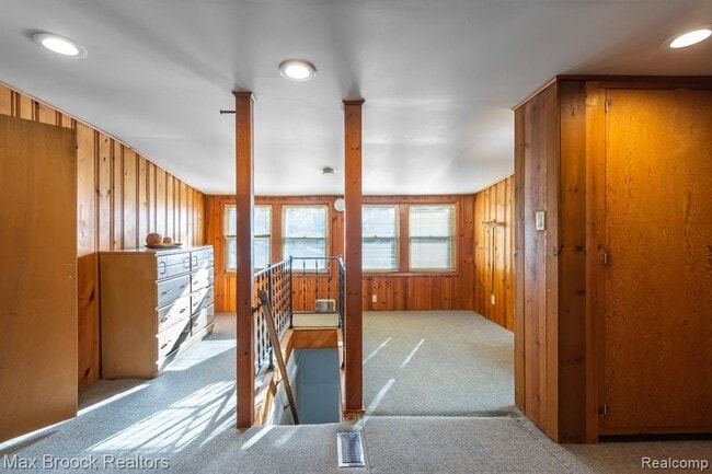 Building Photo - 932 Humphrey Ave