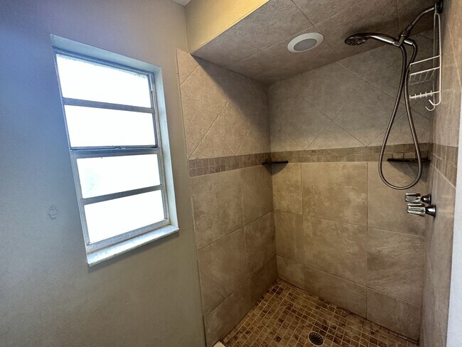 Building Photo - 190 N Bobwhite Point