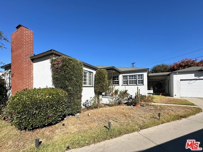 Building Photo - 2132 Mcpherson Pl