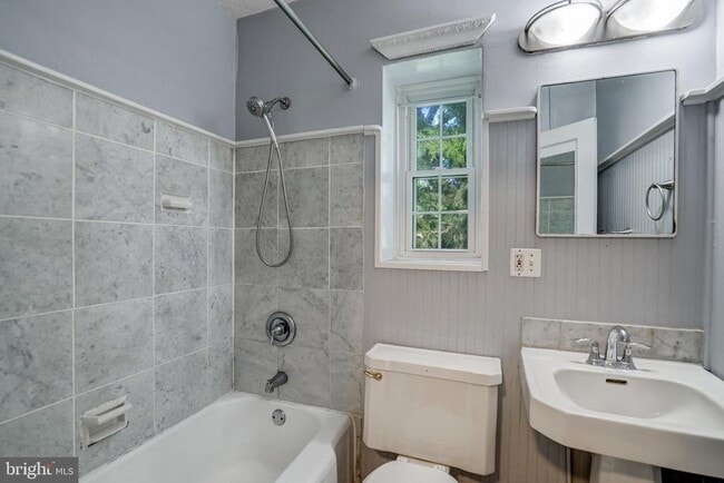 Building Photo - 3239 Gunston Rd